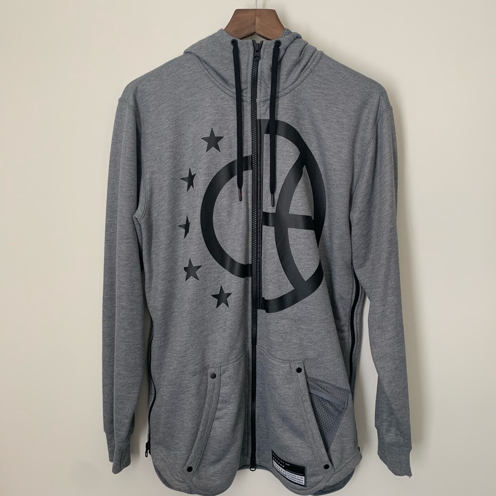 - Nike Basketball Hoodie sweater Mens Medium